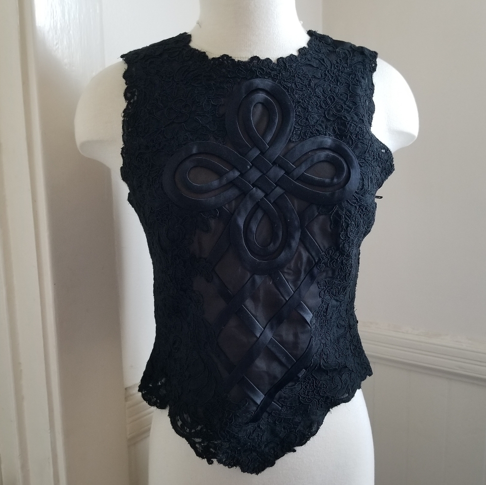 Vera Wang Vintage designer label Black floral Tank